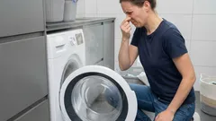 La lavatrice puzza di palude? Controlla prima di tutto questi punti